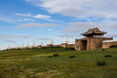 Moğol İmparatorluğu 'nun antik başkenti Karakorum' a açılan kapı.