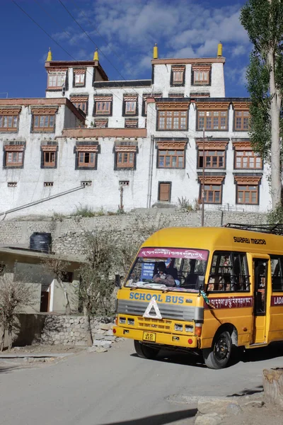 Skolebuss Det Tibetanske Kongedømmet Ladakh Den Indiske Hymalaya Offentlig Transport – stockfoto
