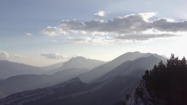 Rocky sıradağları insansız hava aracı ile filme alındı.
