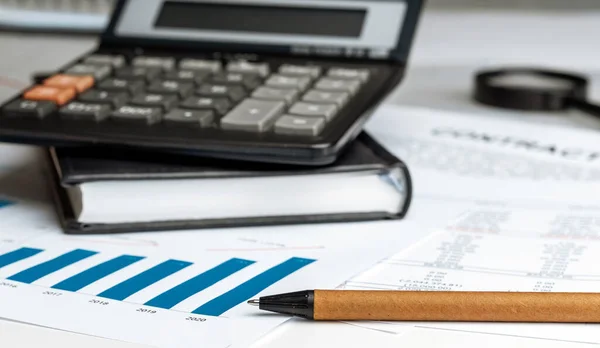 Calculatrice Sur Les Papiers Financiers Table Fermer Concept Financement — Photo