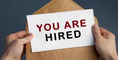 Mavi arkaplan ve konsept üzerinde 