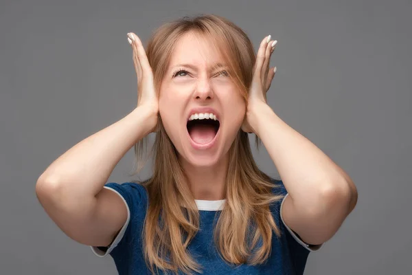 Screaming Hate Rage Angry Blonde Girl Shut Ears Hands Screaming — Stock Photo, Image