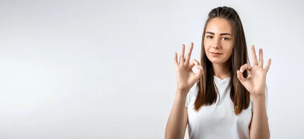 Goed Gedaan Vrij Zorgeloos Moderne Stijlvolle Europese Meisje Met Lange — Stockfoto