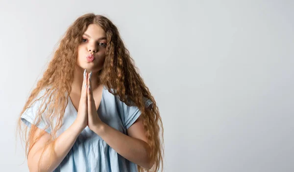 Bitte Helfen Sie Mir Emotional Zufriedenes Europäisches Mädchen Mit Lockigem — Stockfoto