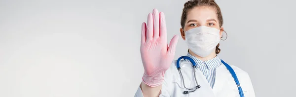 Una Giovane Bella Donna Medico Cappotto Bianco Guanti Sterili Rosa — Foto Stock