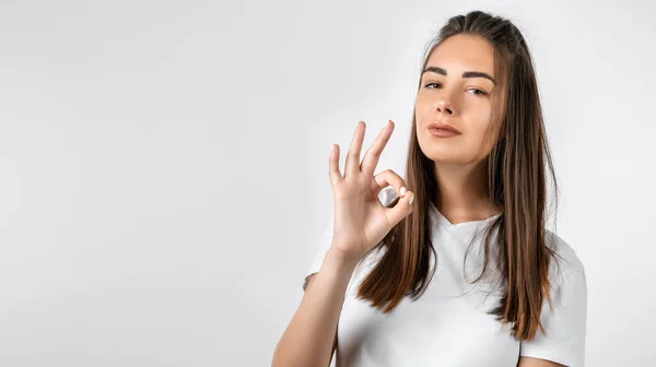 Buen Trabajo Bastante Despreocupada Chica Europea Moderna Elegante Con Pelo —  Fotos de Stock