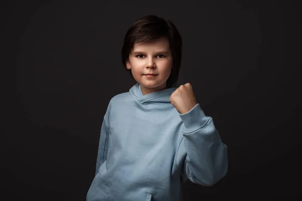 Imagem Menino Bonito Anos Vestido Com Roupas Casuais Sorrindo Fazendo — Fotografia de Stock