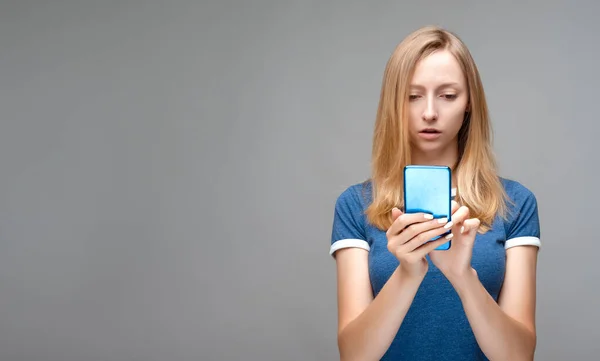 Verstoord Meisje Met Blond Haar Blauw Shirt Heeft Problematische Bezorgde — Stockfoto