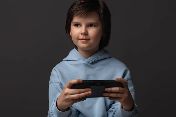 Retrato Menino Bonito Anos Vestido Com Roupas Casuais Com Gamepad — Fotografia de Stock