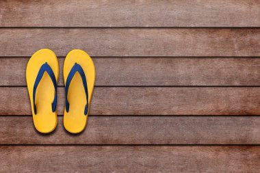 Tahta döşeme dokusu, klasik arka plan. Ahşap duvar yatay kalasları doğal olarak tasarlanmış. Tasarım ve doku geçmişin için harika. Boşluğu kopyala