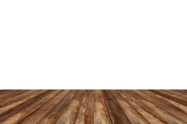 Tahta eski masa beyaz arka planda izole edilmiş. Ürün yerleştirme ya da ön plandaki masanın üstüne odaklı montaj için. Boş, ahşap, karanlık bir raf. raflar