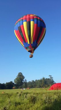 Sıcak Hava Balonu Macerasının tadını çıkarıyorum.