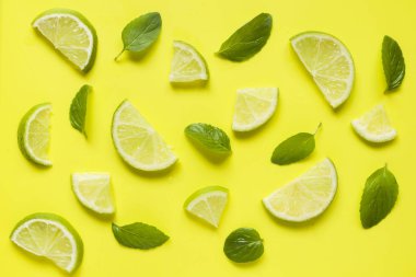 Parlak yaz sarı arka plan narenciye limon nane dilimleri ile