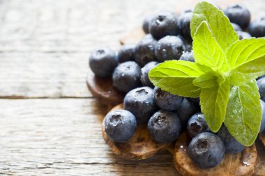 Yaban mersini eski ahşap yemekleri, metin için yer.