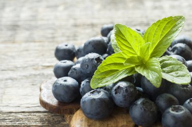 Yaban mersini eski ahşap yemekleri, metin için yer.