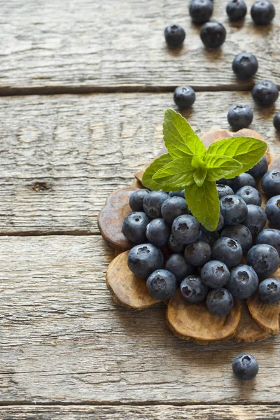 Yaban mersini eski ahşap yemekleri, metin için yer.