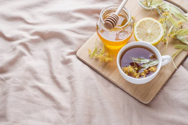 Tea Linden Honey Lemon Tray Bed Concept Treatment Colds — Stock Photo, Image