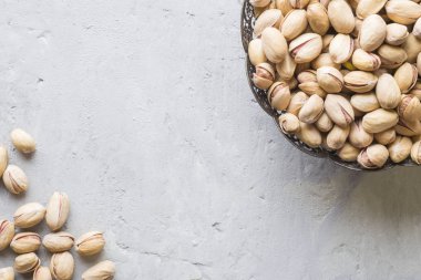 Lezzetli bir tabakta kopya alanı fıstık tuzlu