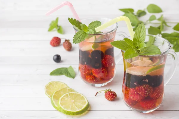Cocktail Black Currant Strawberry Mint Lime Cooling Summer Drink — Stock Photo, Image