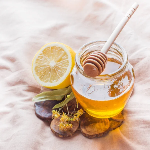 Tea Linden Honey Lemon Tray Bed Concept Treatment Colds — Stock Photo, Image