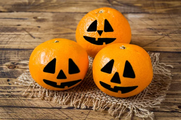 Vicces Arcot Rajzolt Mandarin Narancs Halloween — Stock Fotó