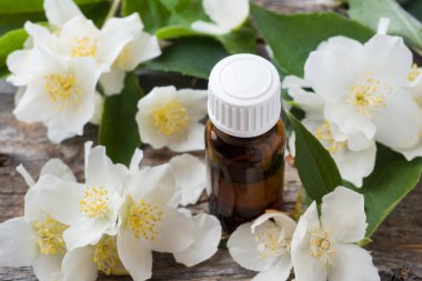 Yasemin yağı. Aromaterapi ile yasemin yağı ve sabun. Yasemin çiçeği