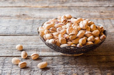 Lezzetli bir tabakta kopya alanı fıstık tuzlu.