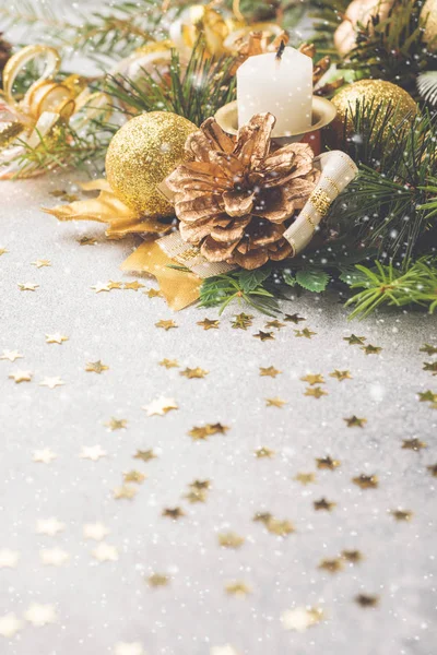 New Year Concept Kerstversiering Met Kaars Kerstboom Kegels Decoratie — Stockfoto