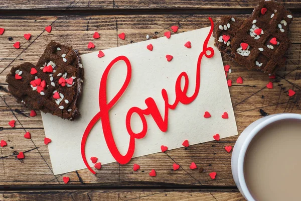 Conceito Dia Dos Namorados Xícara Café Biscoitos Uma Mesa Madeira — Fotografia de Stock