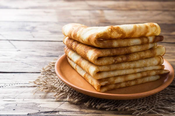 Tunna Pannkakor Staplade Trä Bakgrund Kopiera Utrymme — Stockfoto