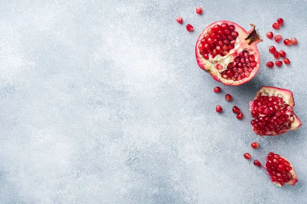 Ripe Pomegranate Fruit Gray Textured Background Space Text Copy Space — Stock Photo, Image