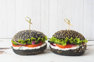 Süzme peynir krema ve sebze ile Vejetaryen Burger. Kopyalama alanı
