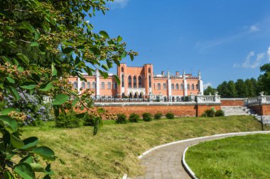 Moskova, Rusya - 26 Mayıs 2019: Gotik tarzda eski malikane Marfino'nun görünümü. Şimdi savunma bakanlığının bir sanatoryum olduğunu.