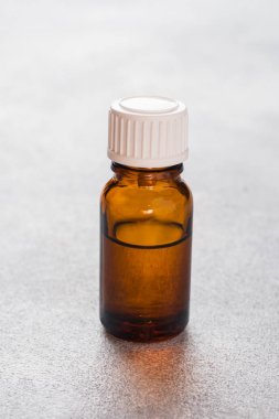 Aromatik yağlar, Spa ve parfümeri için cam şeffaf şişe. Kopyalama alanı.