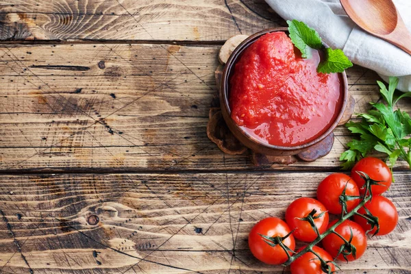 Tomatoes Own Juice Tomato Paste Wooden Bowl Fresh Tomatoes Rustic — Stock Photo, Image