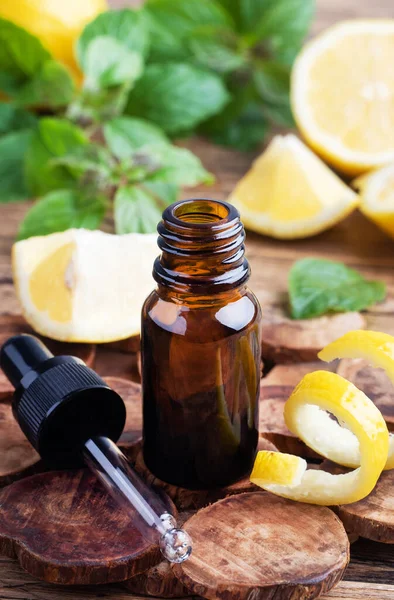 Aceite Esencial Cítricos Limón Menta Aceite Aromaterapia Cosmética Orgánica Natural — Foto de Stock
