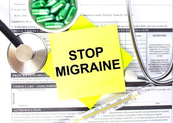 Defterine Fonendoskoplu Yeşil Haplı Migreni Durdur Mesajı Yaz Tıbbi Konzept — Stok fotoğraf