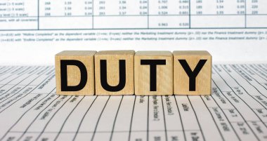 Ahşap yapı taşlarından yapılmış bir söz.