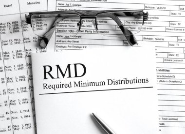 Metin RMD içeren kağıt bir tablo üzerinde en az Dağıtım gerektiriyor