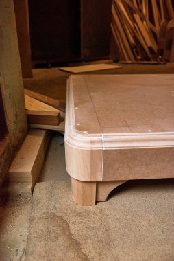 Ayrıntılar ahşap üretim. Baz kabine