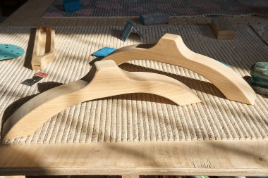 Tahta işleme. Sanayi iş. Ahşap mobilya. Ayrıntılar ahşap üretim