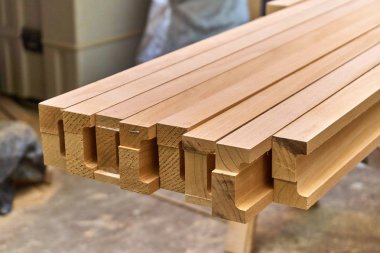 Tahta işleme. Sanayi iş. Ahşap mobilya. Ayrıntılar ahşap üretim