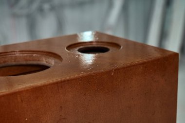 Painting audio speakers. Painting chamber, spray gun. Furniture manufacture. Woodworking and joinery production.