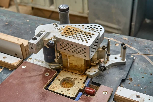 Rand Banding Machine Werkplaats Close Productieproces Van Houten Meubels — Stockfoto
