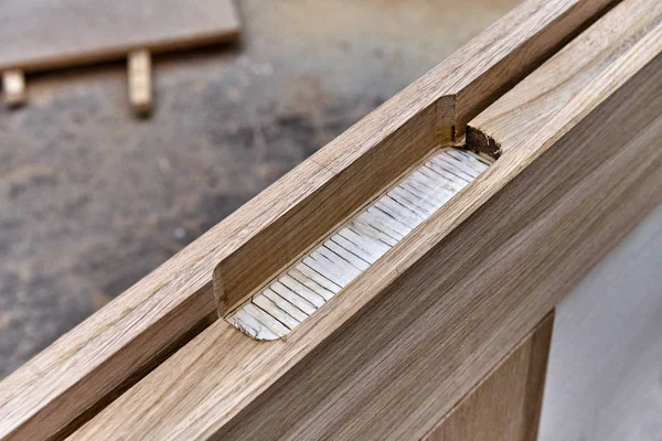 Herstellungsprozess Von Holztüren Türblatt Holzbearbeitung Und Tischlereiproduktion Möbelherstellung Nahaufnahme — Stockfoto