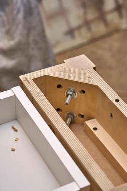 Yazı masası oluşturma süreci. Ahşap mobilya üretimi. Mobilya imalatı. Close