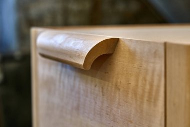 Masif ahşap komünyon yapım işlemi. Ahşap mobilya üretim süreci. Mobilya imalatı. Close