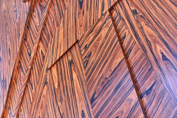 Dřevěné Stěnové Panely Prvky Dřevěných Dýh Stěnách Jsou Pokryty Prachem — Stock fotografie