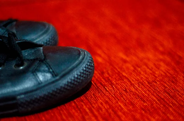 古い黒革スタイリッシュな靴 ヴィンテージ ファッション — ストック写真