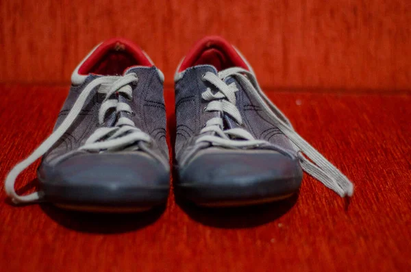 Old Grey Sport Shoes Fashion Gym — Stock Photo, Image